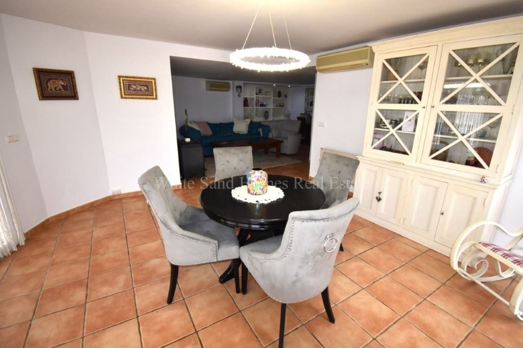 5 bedroom Townhouse for sale in Gandia with pool garage - € 470,000 (Ref: 9995343)