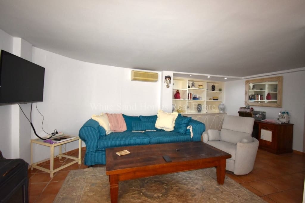 5 bedroom Townhouse for sale in Gandia with pool garage - € 470,000 (Ref: 9995343)