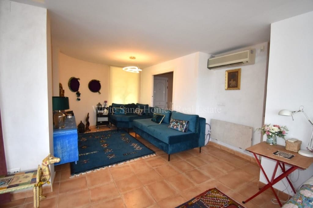 5 bedroom Townhouse for sale in Gandia with pool garage - € 470,000 (Ref: 9995343)