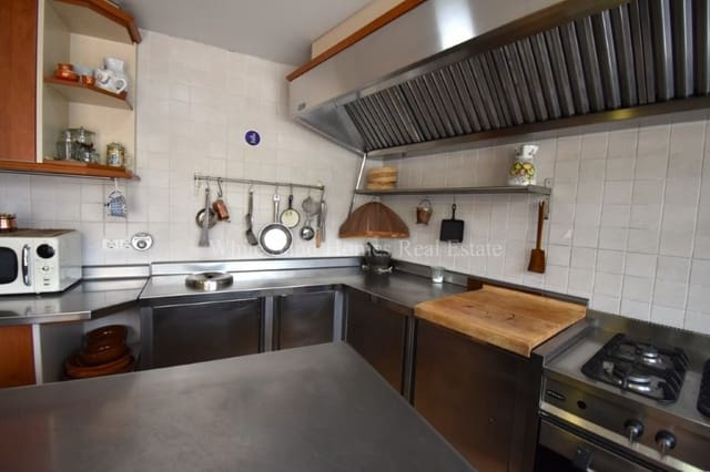 5 bedroom Townhouse for sale in Gandia with pool garage - € 470,000 (Ref: 9995343)