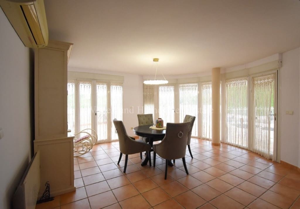 5 bedroom Townhouse for sale in Gandia with pool garage - € 470,000 (Ref: 9995343)
