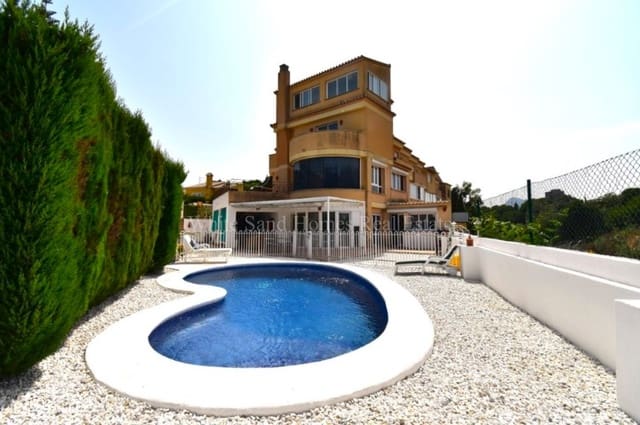 5 bedroom Townhouse for sale in Gandia with pool garage - € 470,000 (Ref: 9995343)