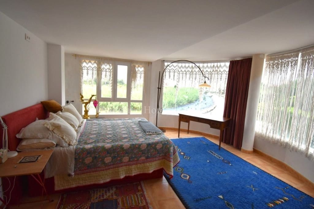 5 bedroom Townhouse for sale in Gandia with pool garage - € 470,000 (Ref: 9995343)