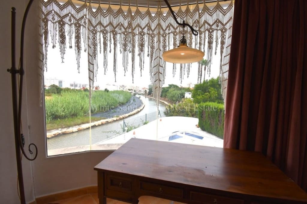 5 bedroom Townhouse for sale in Gandia with pool garage - € 470,000 (Ref: 9995343)