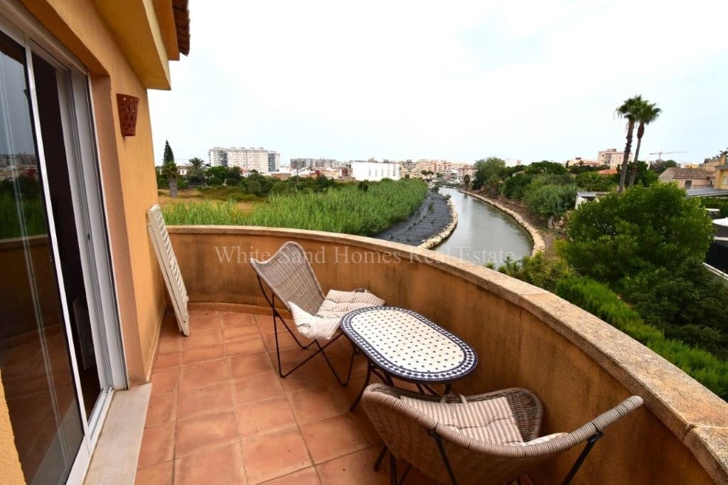 5 bedroom Townhouse for sale in Gandia with pool garage - € 470,000 (Ref: 9995343)