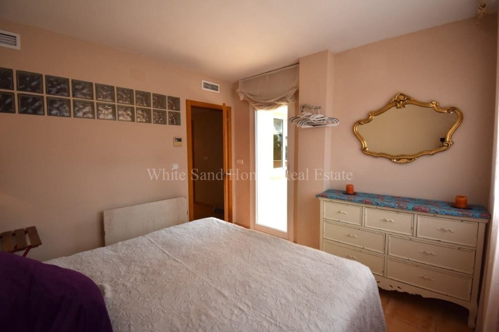 5 bedroom Townhouse for sale in Gandia with pool garage - € 470,000 (Ref: 9995343)