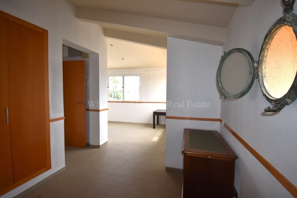 5 bedroom Townhouse for sale in Gandia with pool garage - € 470,000 (Ref: 9995343)