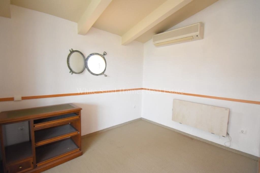 5 bedroom Townhouse for sale in Gandia with pool garage - € 470,000 (Ref: 9995343)