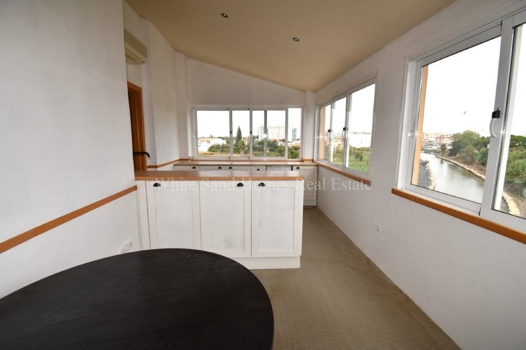 5 bedroom Townhouse for sale in Gandia with pool garage - € 470,000 (Ref: 9995343)