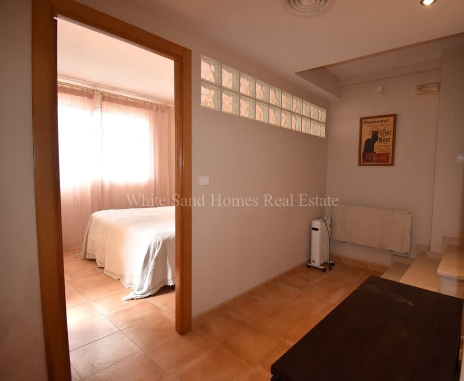 5 bedroom Townhouse for sale in Gandia with pool garage - € 470,000 (Ref: 9995343)