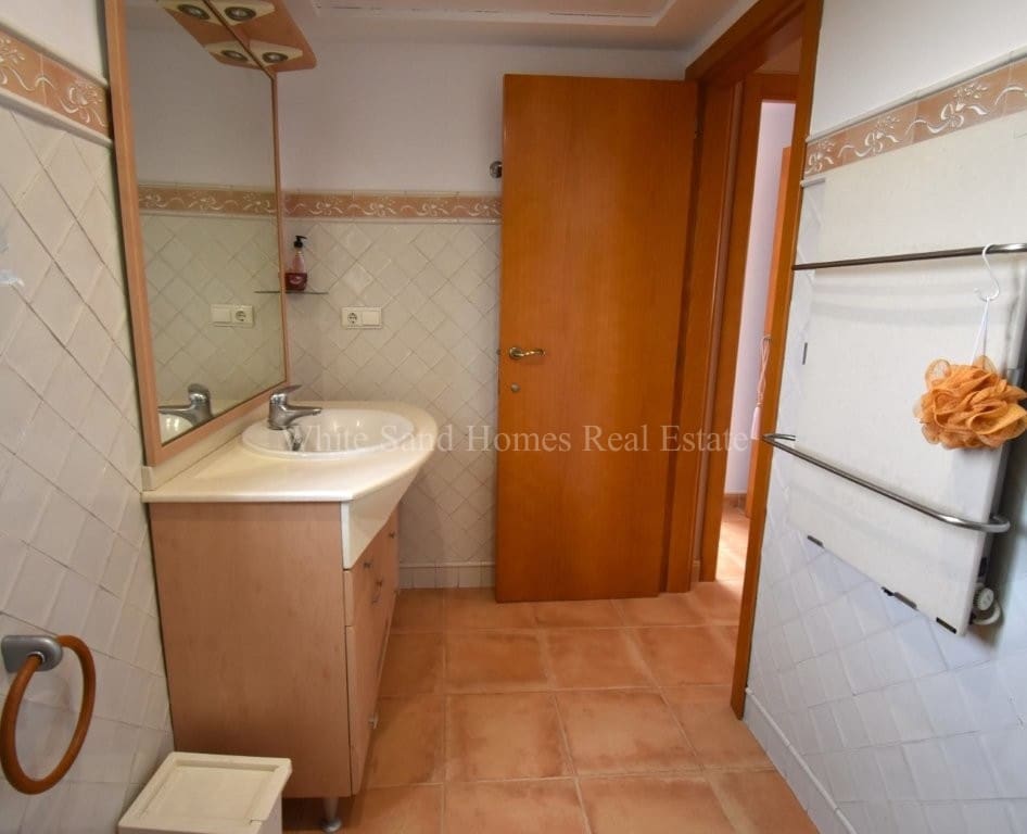 5 bedroom Townhouse for sale in Gandia with pool garage - € 470,000 (Ref: 9995343)