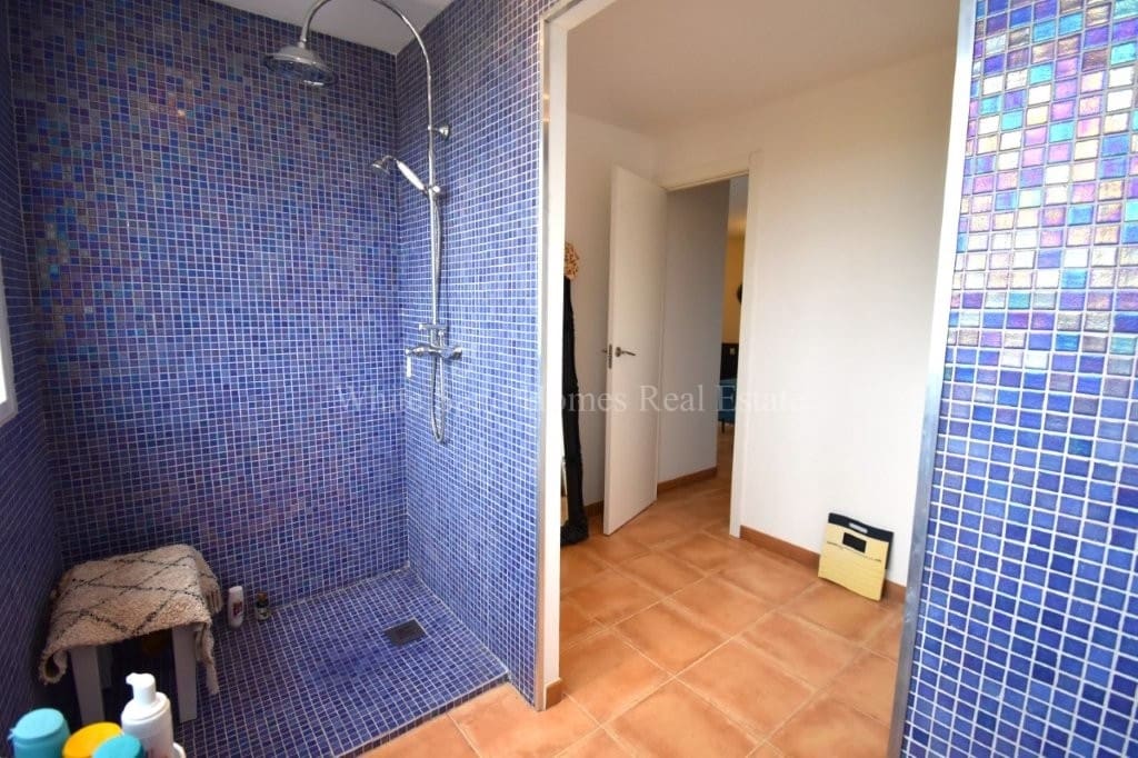 5 bedroom Townhouse for sale in Gandia with pool garage - € 470,000 (Ref: 9995343)