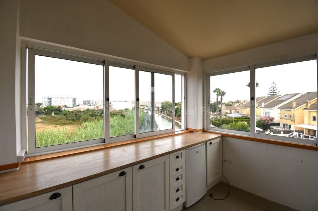 5 bedroom Townhouse for sale in Gandia with pool garage - € 470,000 (Ref: 9995343)