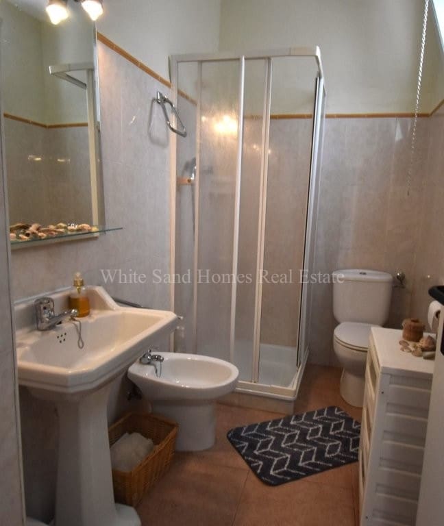 4 slaapkamer Huis te koop in Miramar - € 195.000 (Ref: 9995358)