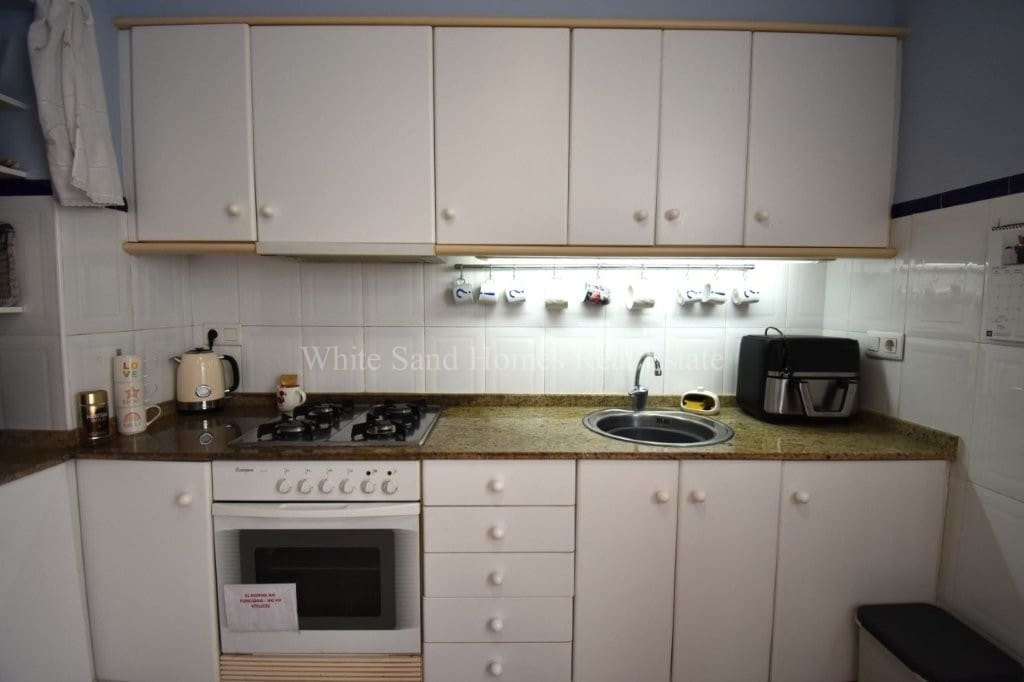 4 slaapkamer Huis te koop in Miramar - € 195.000 (Ref: 9995358)