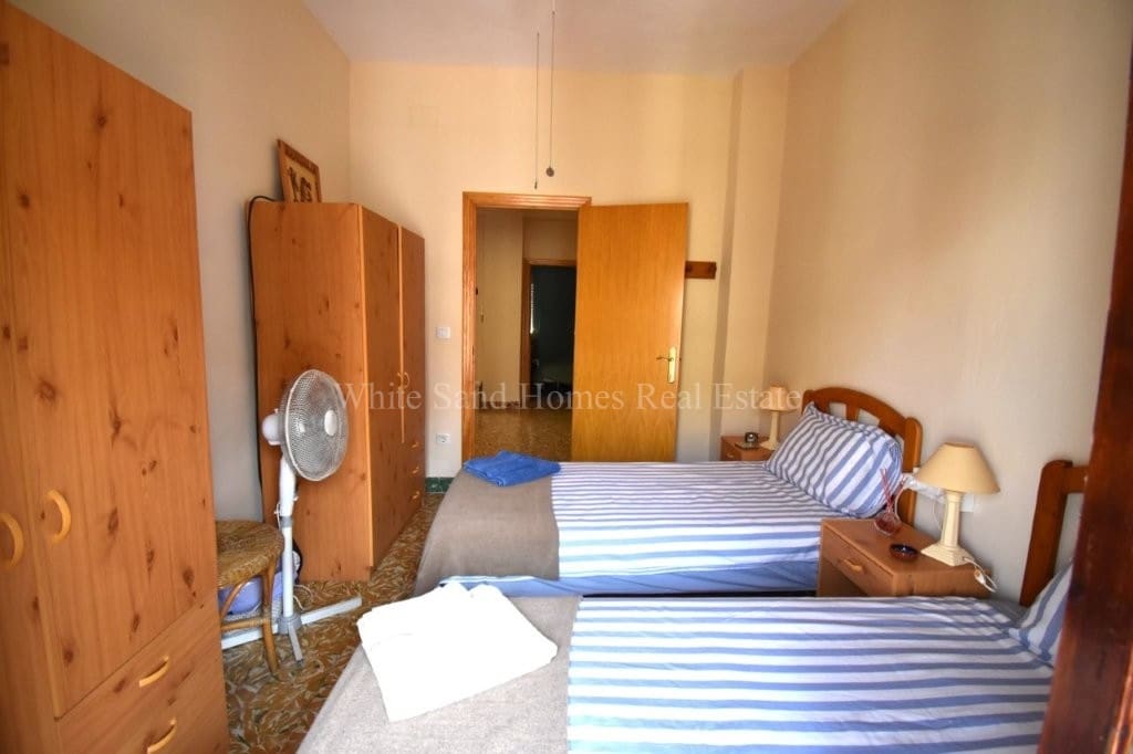 4 slaapkamer Huis te koop in Miramar - € 195.000 (Ref: 9995358)