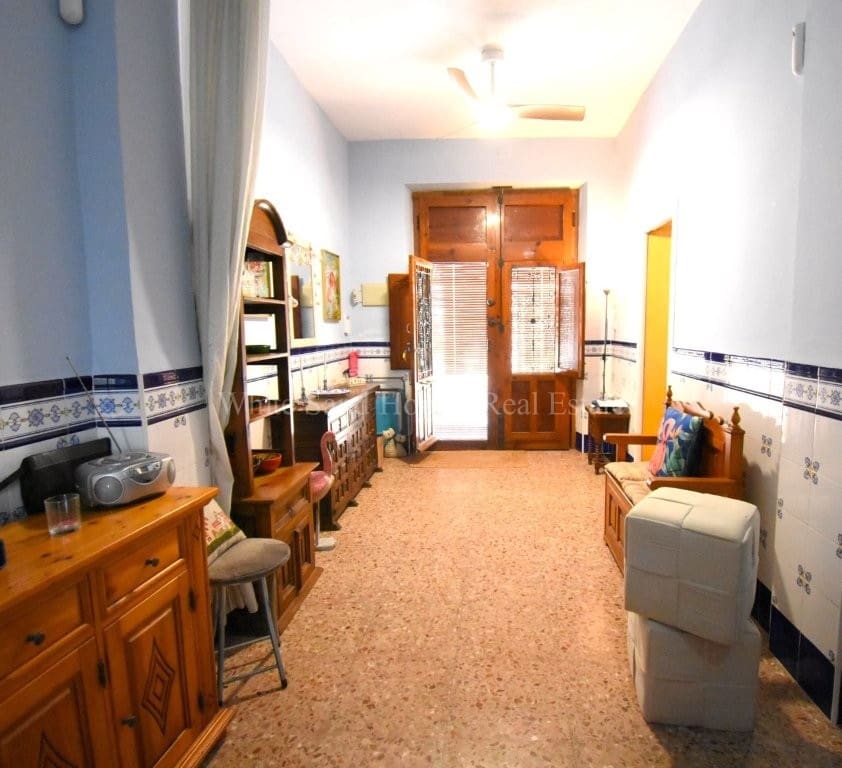 4 slaapkamer Huis te koop in Miramar - € 195.000 (Ref: 9995358)