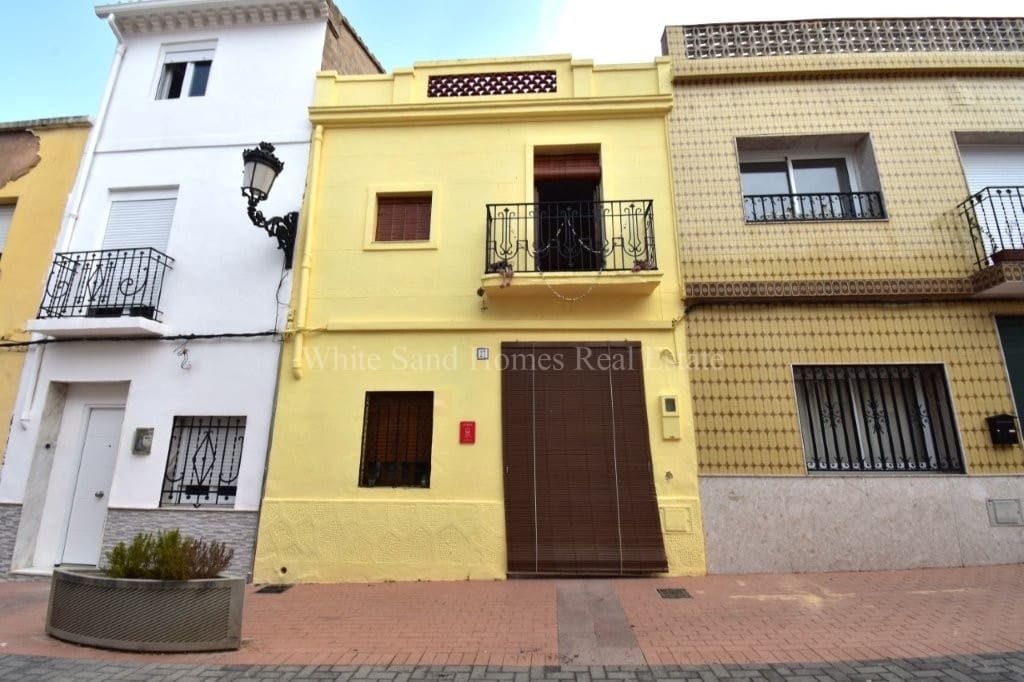 4 slaapkamer Huis te koop in Miramar - € 195.000 (Ref: 9995358)