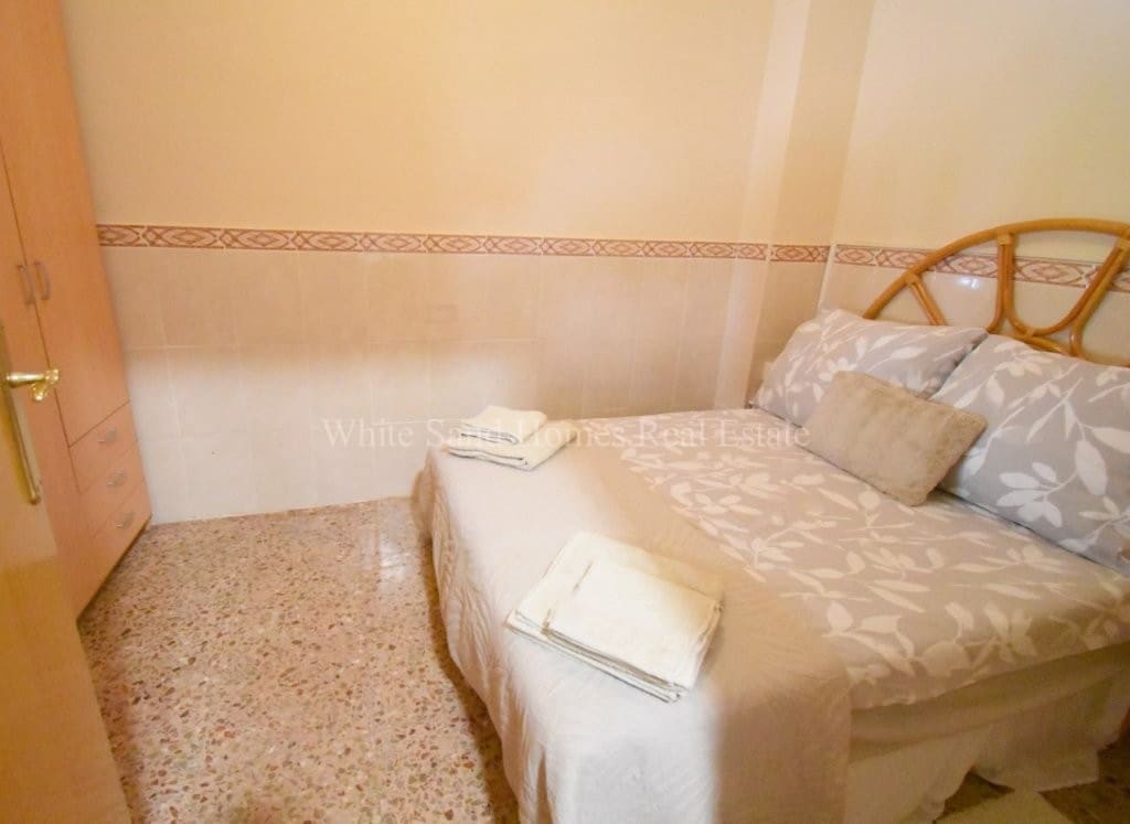 4 slaapkamer Huis te koop in Miramar - € 195.000 (Ref: 9995358)