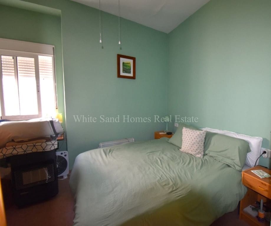 4 slaapkamer Huis te koop in Miramar - € 195.000 (Ref: 9995358)