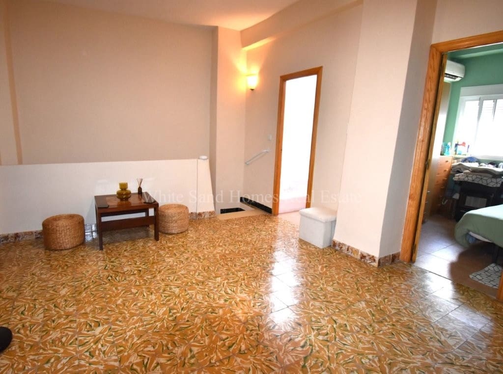 4 slaapkamer Huis te koop in Miramar - € 195.000 (Ref: 9995358)