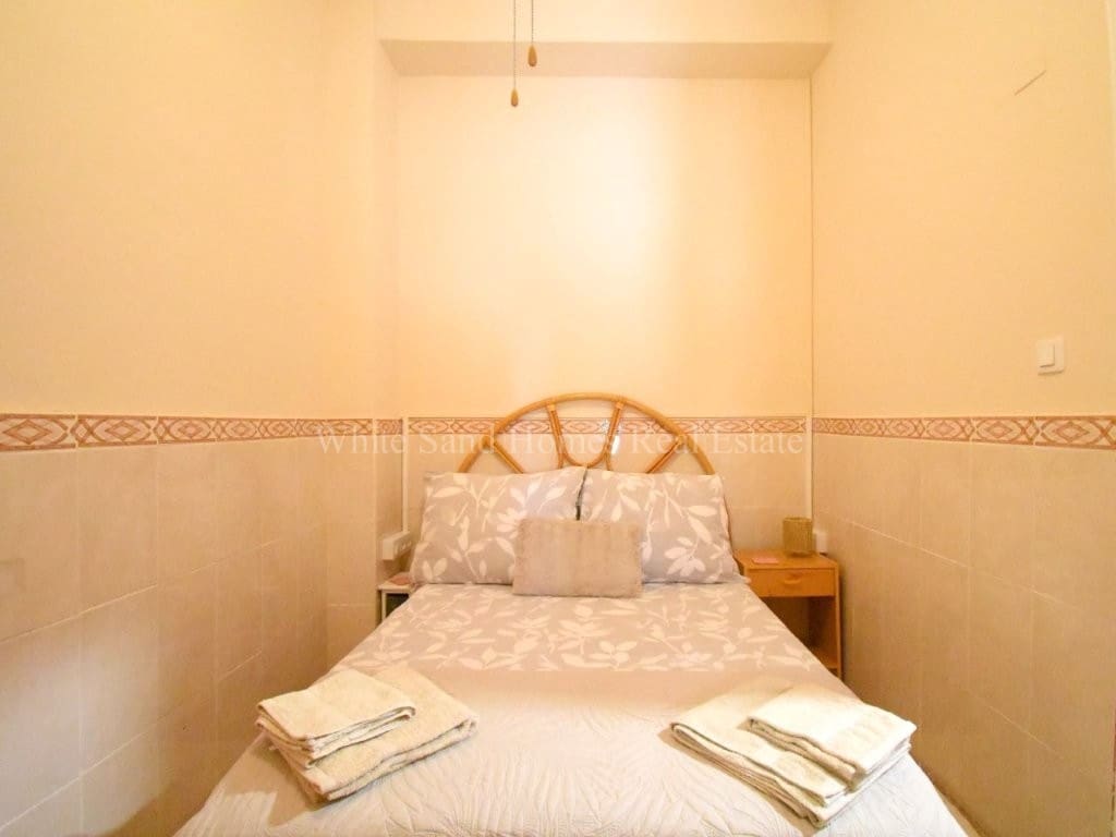 4 slaapkamer Huis te koop in Miramar - € 195.000 (Ref: 9995358)