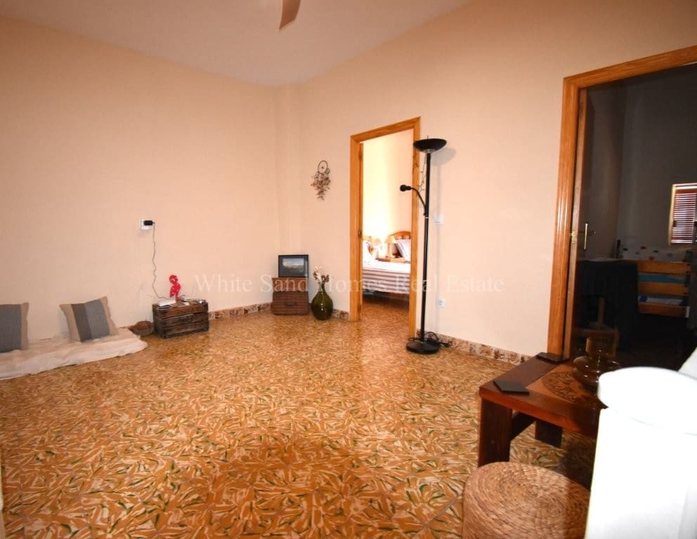 4 slaapkamer Huis te koop in Miramar - € 195.000 (Ref: 9995358)