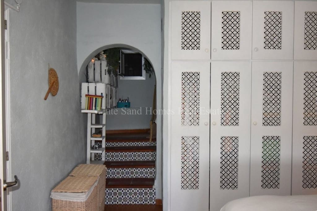 3 slaapkamer Finca/Landhuis te koop in Oliva met zwembad - € 299.999 (Ref: 9995365)