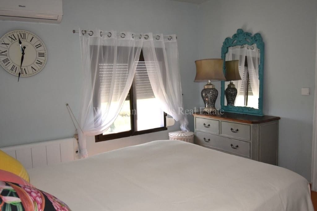 3 slaapkamer Finca/Landhuis te koop in Oliva met zwembad - € 299.999 (Ref: 9995365)