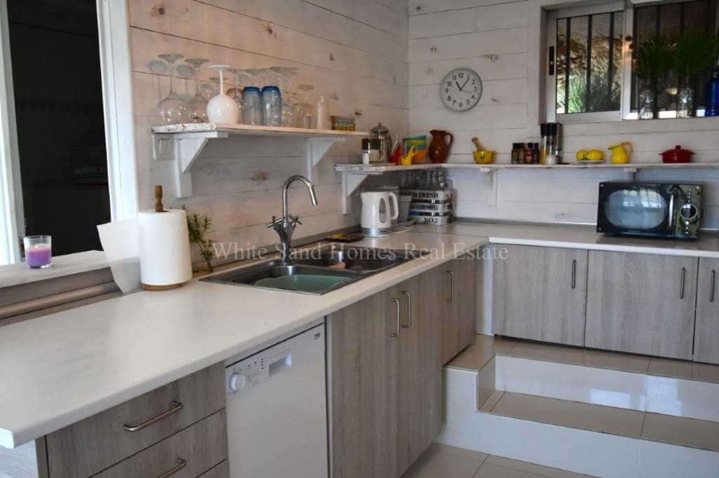 3 slaapkamer Finca/Landhuis te koop in Oliva met zwembad - € 299.999 (Ref: 9995365)