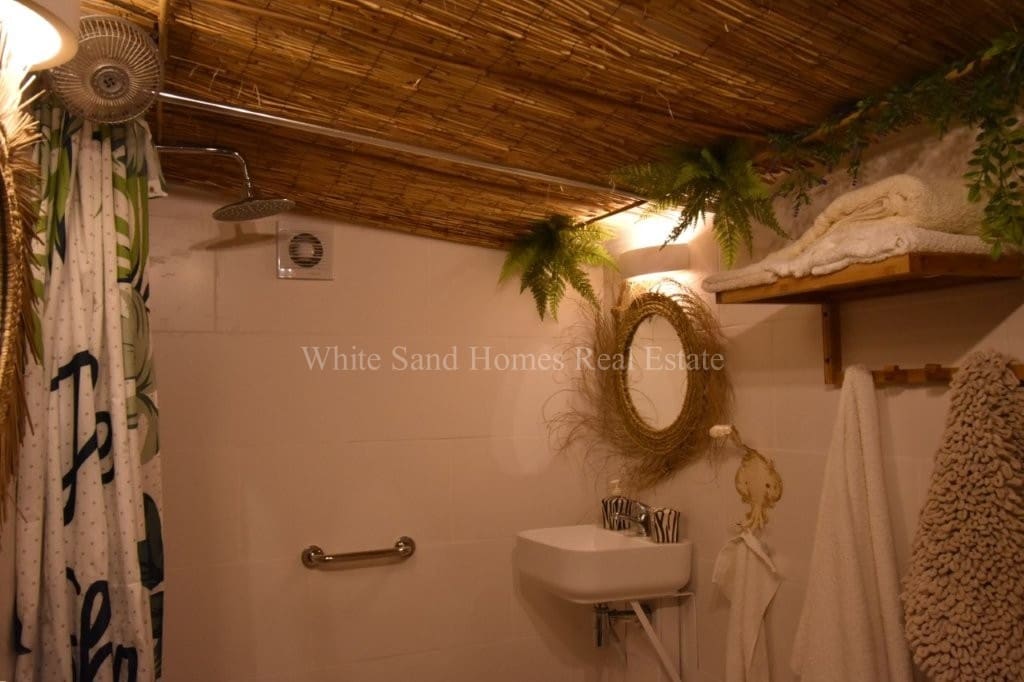 3 slaapkamer Finca/Landhuis te koop in Oliva met zwembad - € 299.999 (Ref: 9995365)