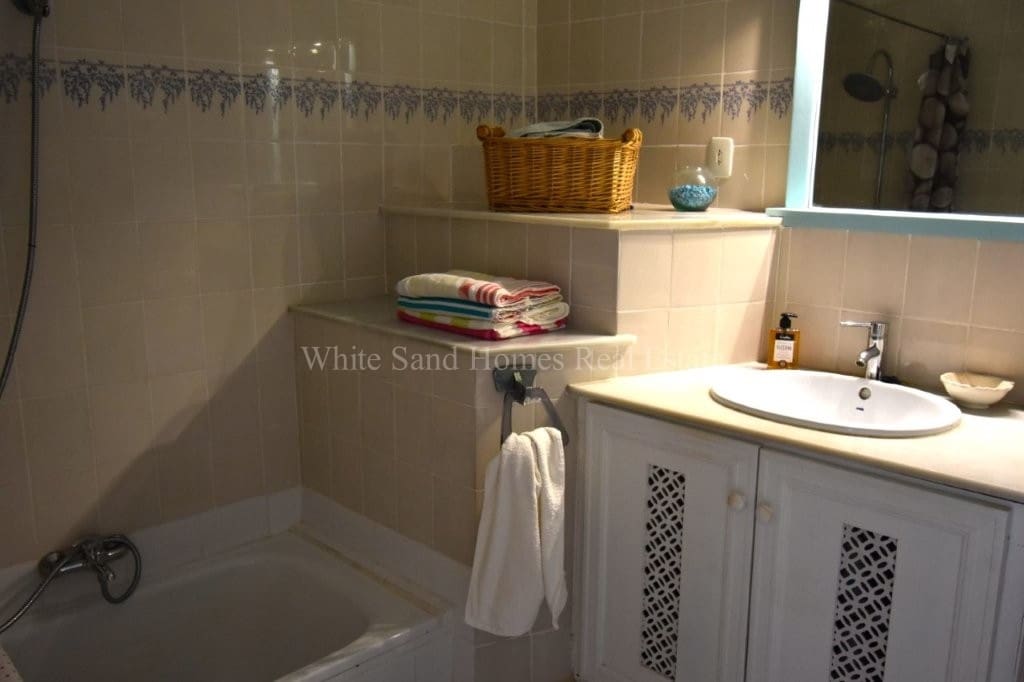 3 slaapkamer Finca/Landhuis te koop in Oliva met zwembad - € 299.999 (Ref: 9995365)