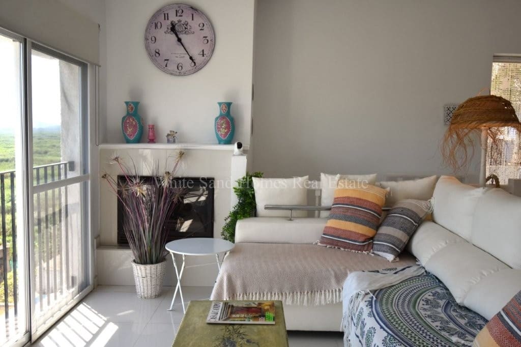 3 slaapkamer Finca/Landhuis te koop in Oliva met zwembad - € 299.999 (Ref: 9995365)