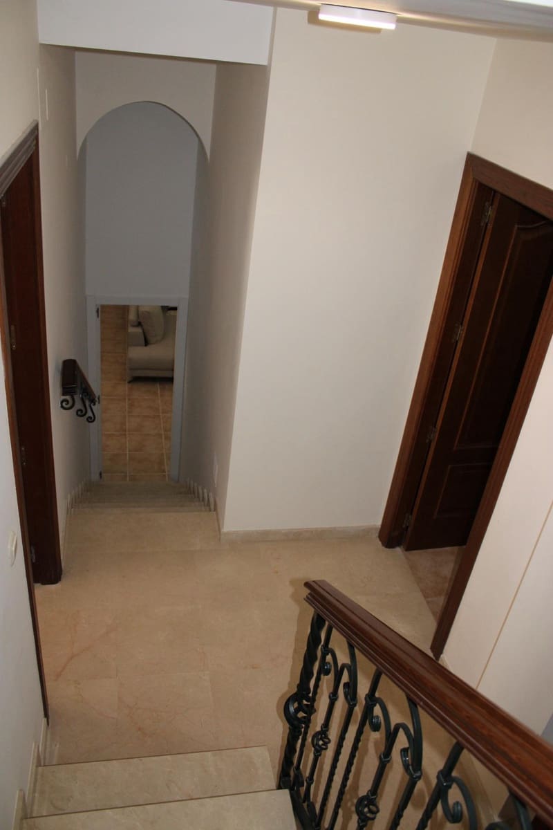 7 soveværelse Villa til salg i Mijas med swimmingpool garage - € 1.125.000 (Ref: 10015702)