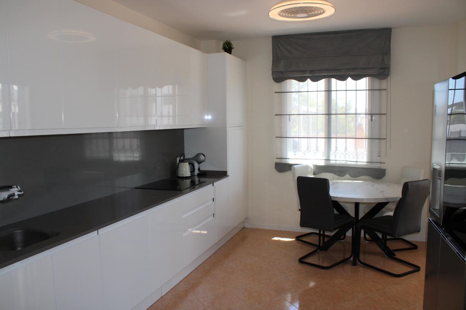 7 soveværelse Villa til salg i Mijas med swimmingpool garage - € 1.125.000 (Ref: 10015702)