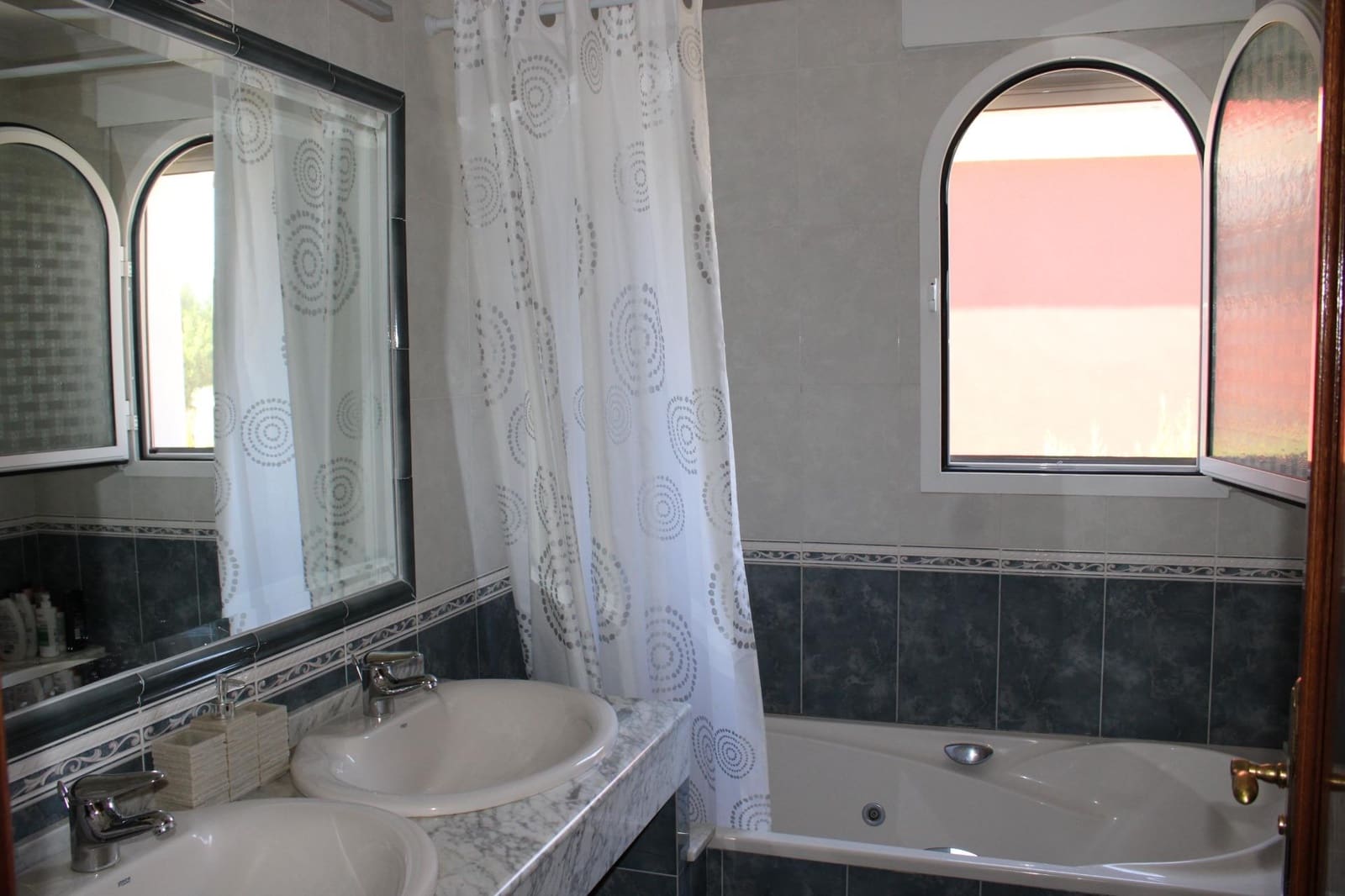 7 soveværelse Villa til salg i Mijas med swimmingpool garage - € 1.125.000 (Ref: 10015702)