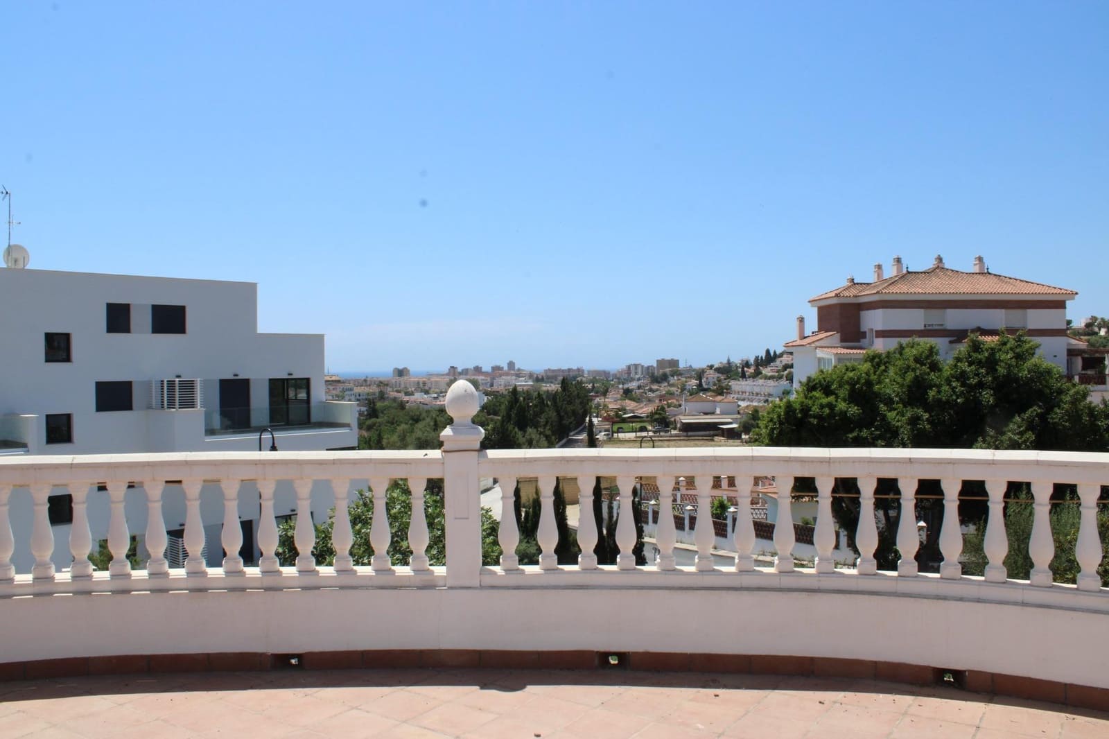 7 soveværelse Villa til salg i Mijas med swimmingpool garage - € 1.125.000 (Ref: 10015702)