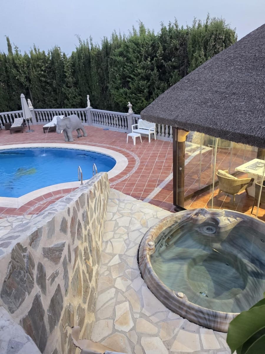 3 quarto Moradia para arrendar em Mijas com piscina garagem - 2 800 € (Ref: 10032193)