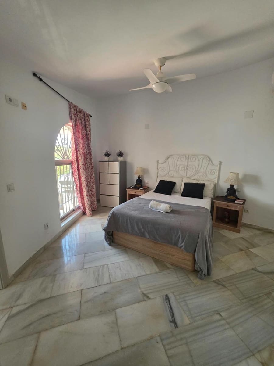 3 quarto Moradia para arrendar em Mijas com piscina garagem - 2 800 € (Ref: 10032193)
