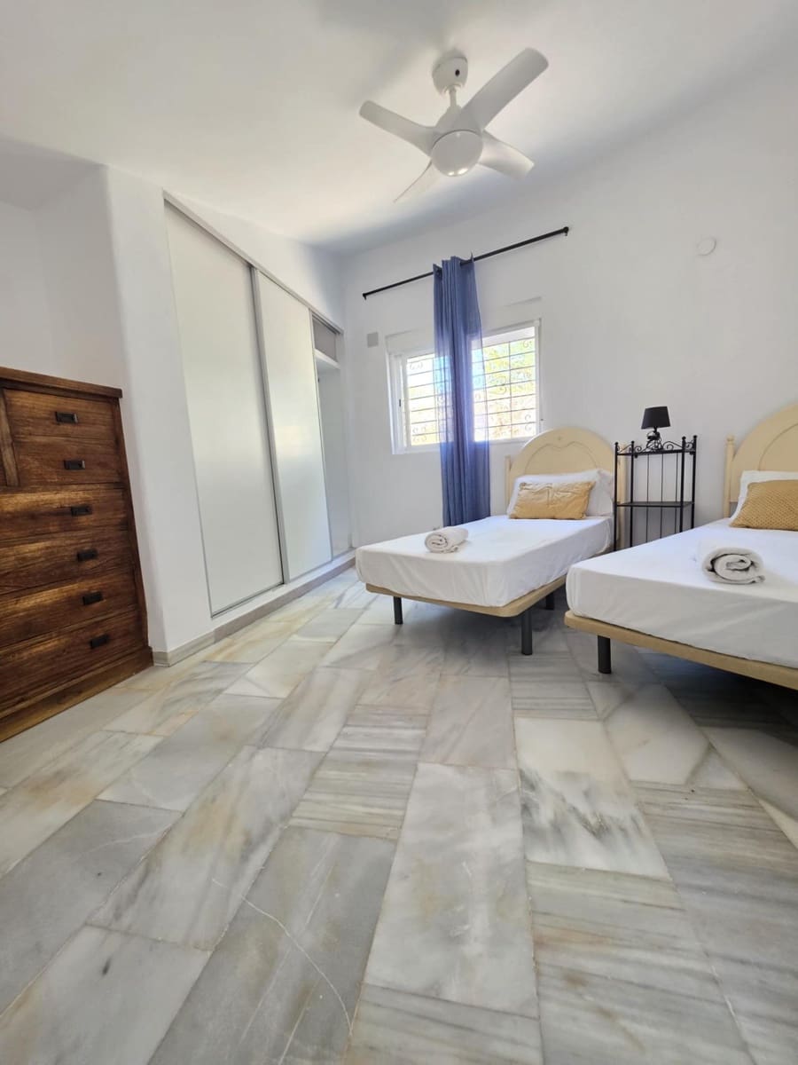 3 quarto Moradia para arrendar em Mijas com piscina garagem - 2 800 € (Ref: 10032193)