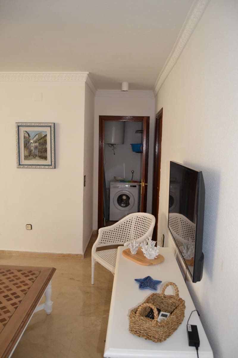 2 slaapkamer Appartement te huur in Fuengirola met garage - € 1.450 (Ref: 3995346)