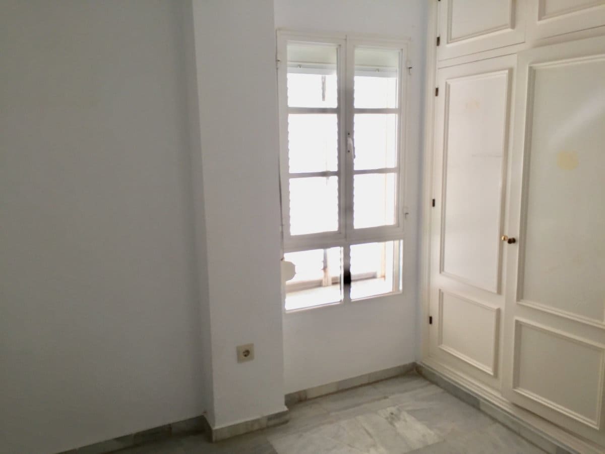 3 soveværelse Rækkehus til leje i Fuengirola med swimmingpool - € 1.600 (Ref: 4300298)