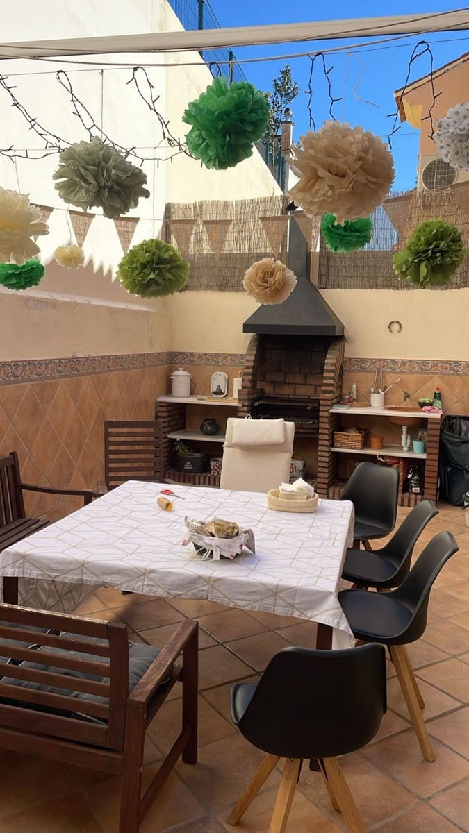 3 soveværelse Rækkehus til leje i Fuengirola med swimmingpool - € 1.600 (Ref: 4300298)