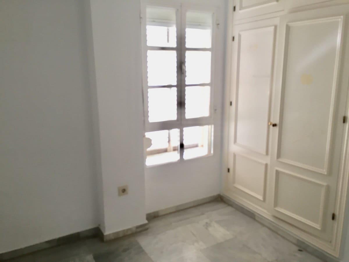 3 soveværelse Rækkehus til leje i Fuengirola med swimmingpool - € 1.600 (Ref: 4300298)