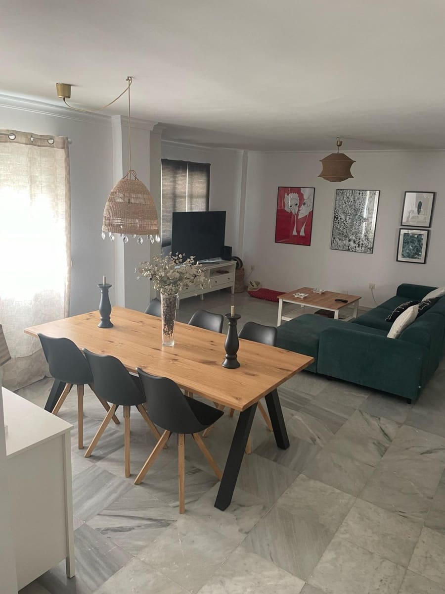 3 soveværelse Rækkehus til leje i Fuengirola med swimmingpool - € 1.600 (Ref: 4300298)