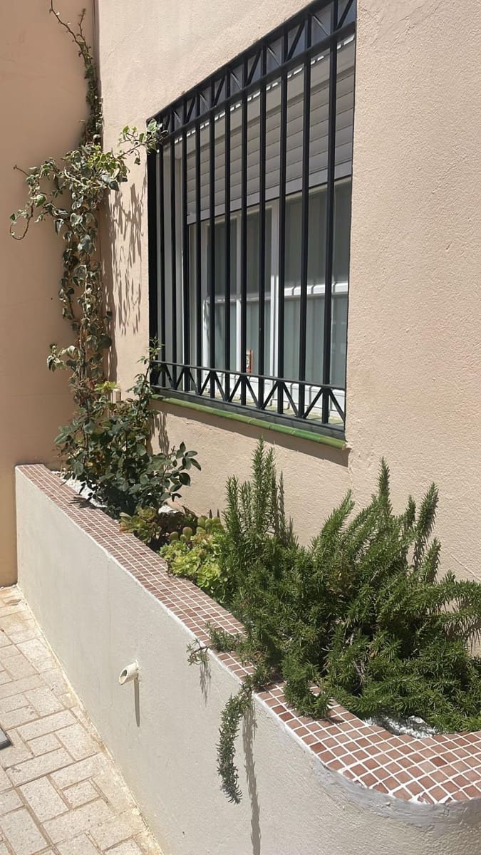 3 soveværelse Rækkehus til leje i Fuengirola med swimmingpool - € 1.600 (Ref: 4300298)