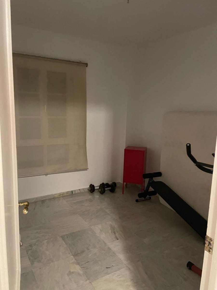 3 soveværelse Rækkehus til leje i Fuengirola med swimmingpool - € 1.600 (Ref: 4300298)