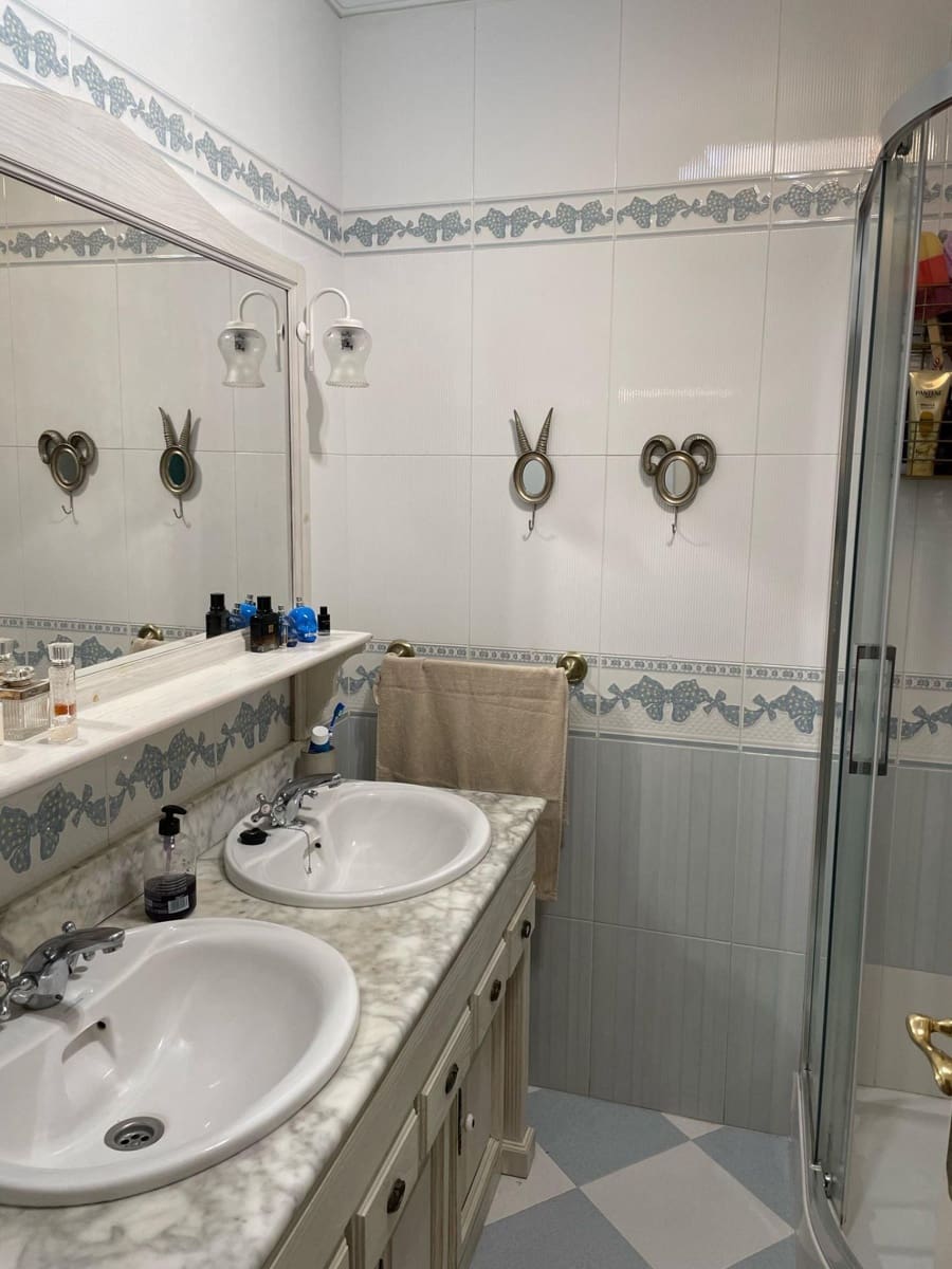 3 soveværelse Rækkehus til leje i Fuengirola med swimmingpool - € 1.600 (Ref: 4300298)