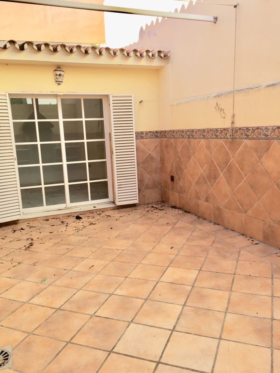 3 soveværelse Rækkehus til leje i Fuengirola med swimmingpool - € 1.600 (Ref: 4300298)