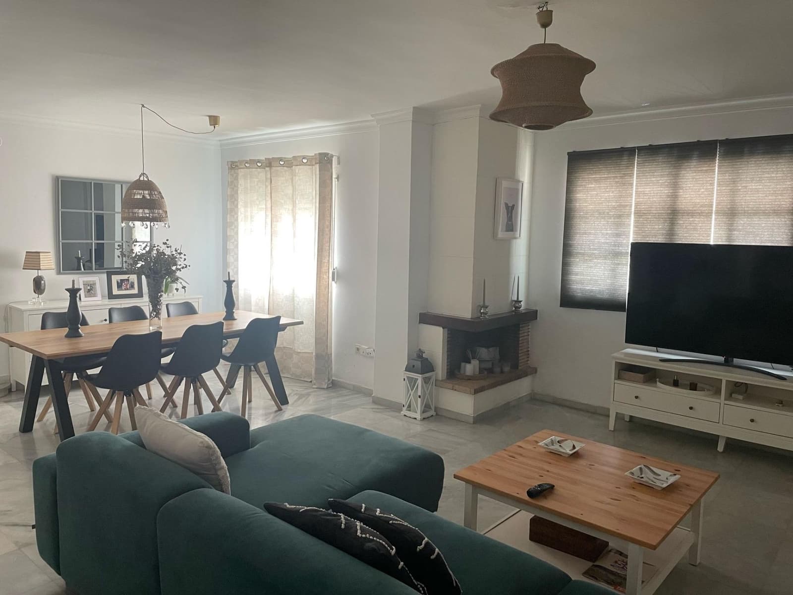 3 soveværelse Rækkehus til leje i Fuengirola med swimmingpool - € 1.600 (Ref: 4300298)